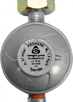 Gāzes regulators un šļūtene 1,5 m (99671) Gāzes regulators un šļūtene 1,5 m (99671)