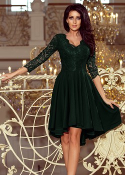 210-3 NICOLLE - kleita ar garāku muguru ar mežģīņu kakla izgriezumu - tumši zaļa 210-3 NICOLLE - kleita ar garāku muguru ar mežģīņu kakla izgriezumu - tumši zaļa