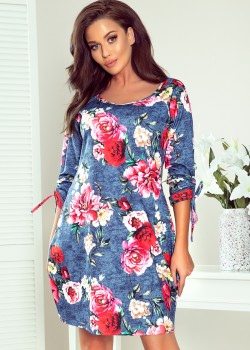 281-2 SOPHIE Ērta Oversize kleita - ziedi uz džinsiem 281-2 SOPHIE Ērta Oversize kleita - ziedi uz džinsiem